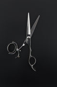 Load image into Gallery viewer, Handgefertigte ENSO Schere – Hochwertige Friseurschere aus Molybdän-Kobalt-Stahl