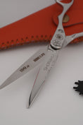 Load image into Gallery viewer, Shoraku Yama hairdressing scissors
