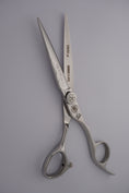 Load image into Gallery viewer, Shoraku Yama hairdressing scissors
